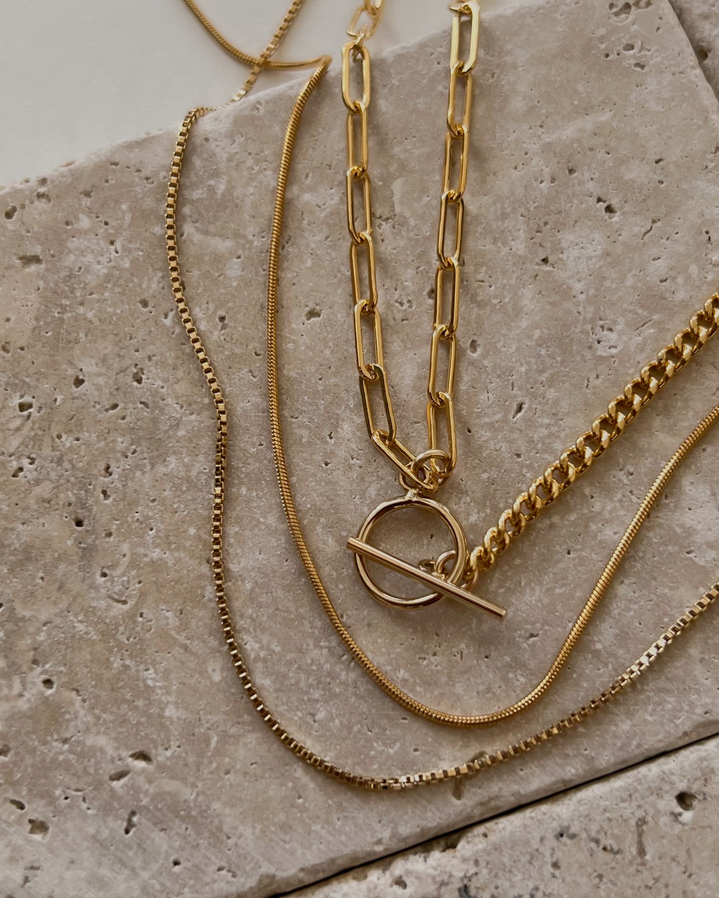 dainty-layering-gold-necklaces