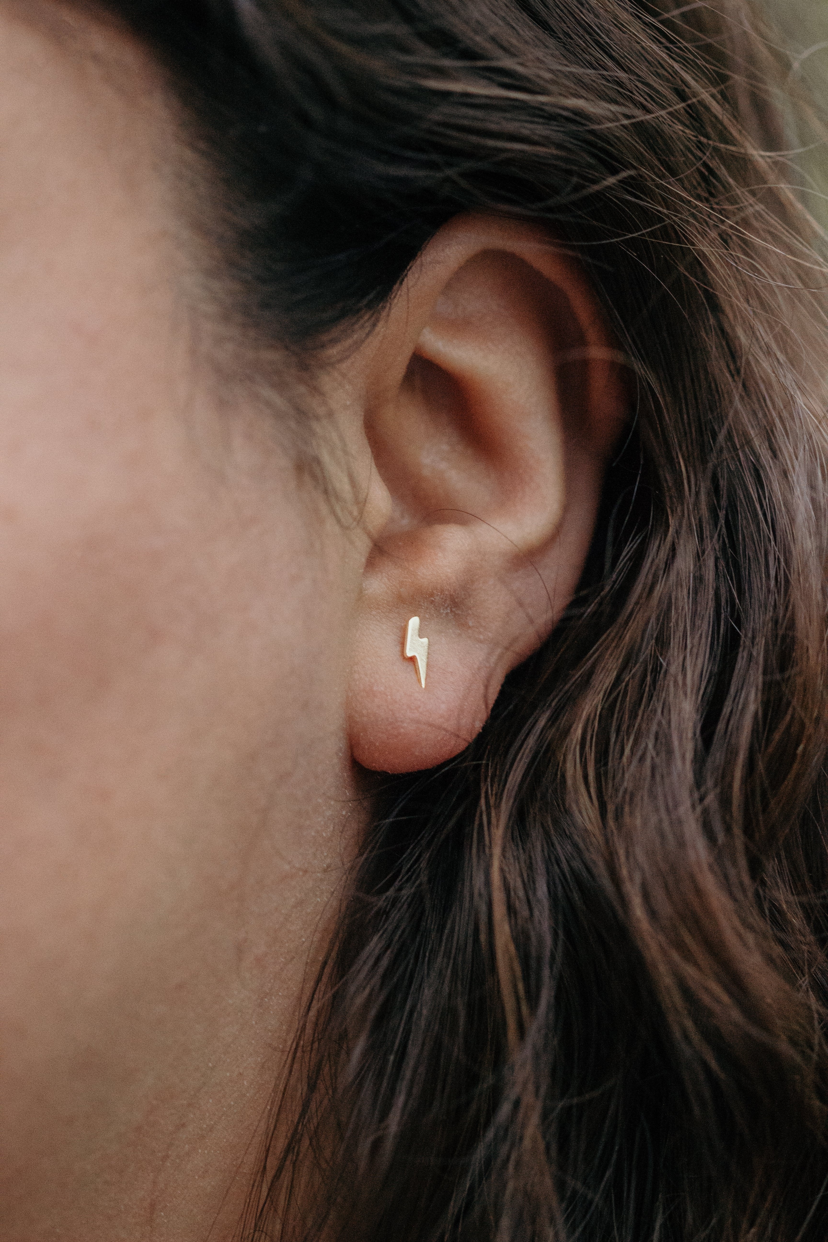 Selene mini studs - VIE EN BLEU Delicate and dainty jewelry for everyday wear by Vie en bleu. Earrings, necklaces, rings and bracelets made in sterling silver and gold plating with cubic zirconia. Our minimal and dainty collection is made for everyday wear.