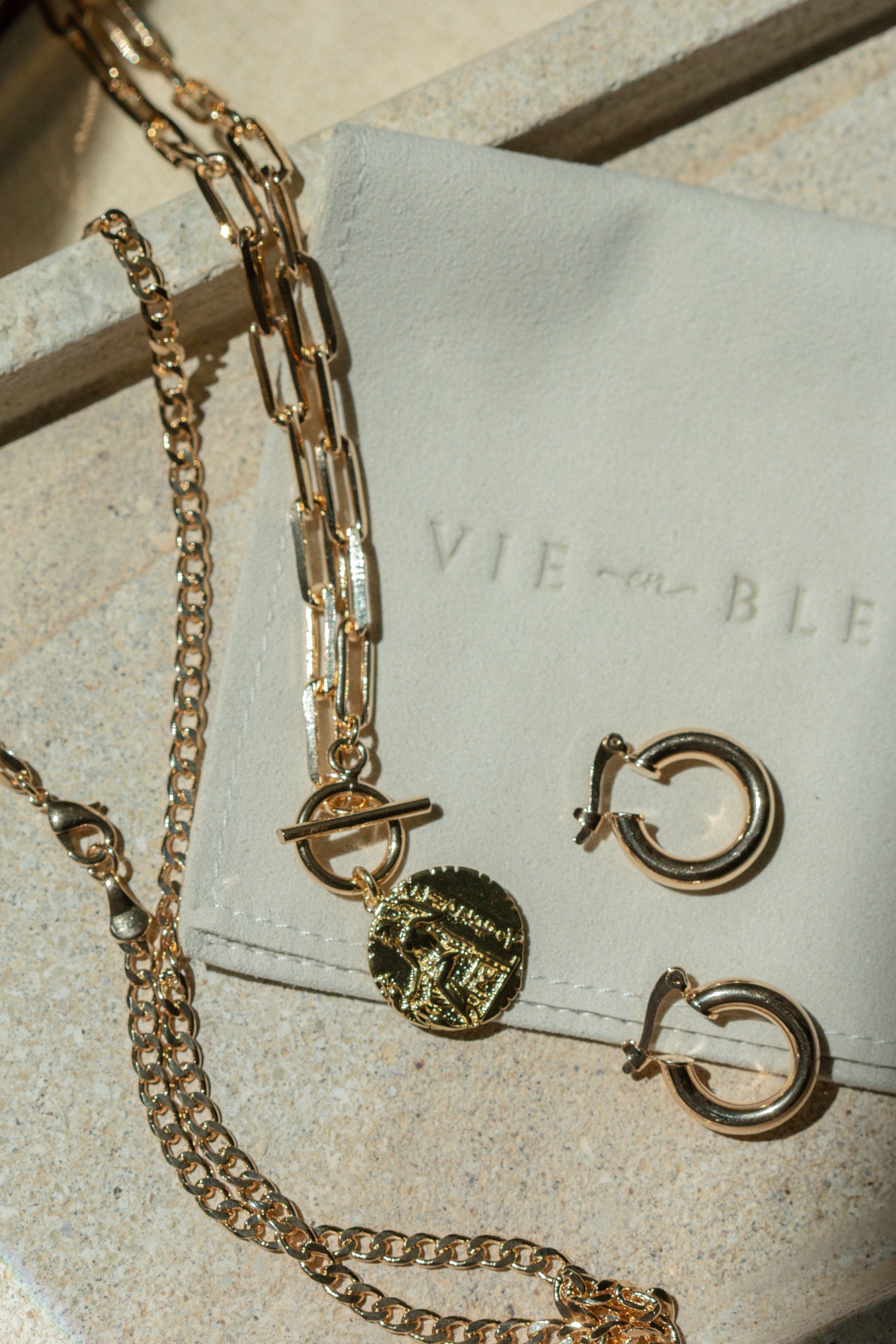 kylie necklace – VIE EN BLEU